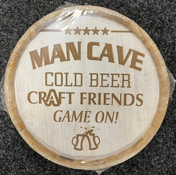 Man cave houten barrel cold beer friends vatdeksel