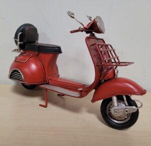 Retro scooter metalen model rood
