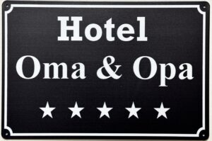 Hotel Oma en Opa reclamebord van metaal