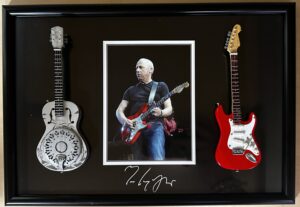 Lijst Mark Knopfler Dire Straits 32x22cm 2 gitaren