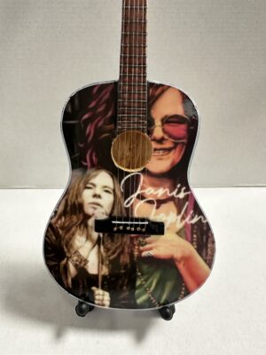 Mini Gitaar Janis Joplin foto kleur 25cm