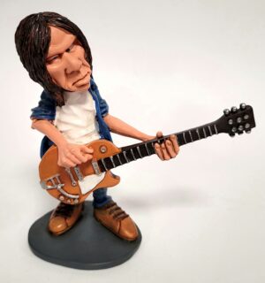 Neil Young Beeldje by Warren Stratford