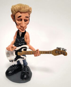 Mike Dirnt Green Day Beeldje by Warren Stratford