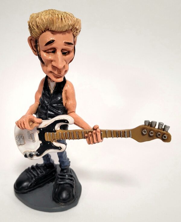 Mike Dirnt Green Day Beeldje by Warren Stratford