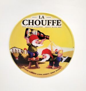 La chouffe kabouters schenken drinken rond