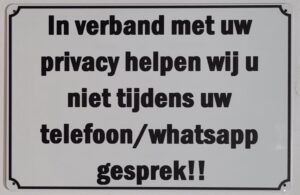 Helpen niet tijdens telefoongesprek
